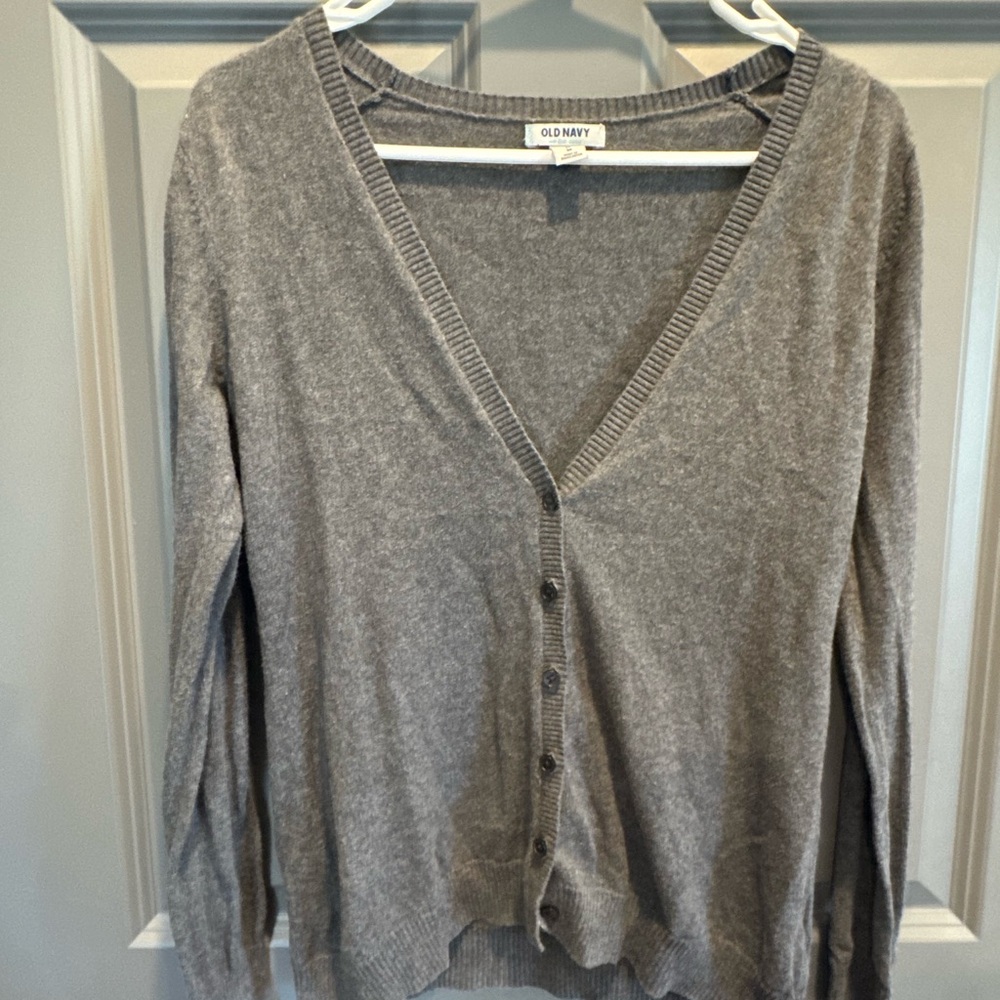 Old Navy Gray V-Neck Button-Front Cardigan Sweater